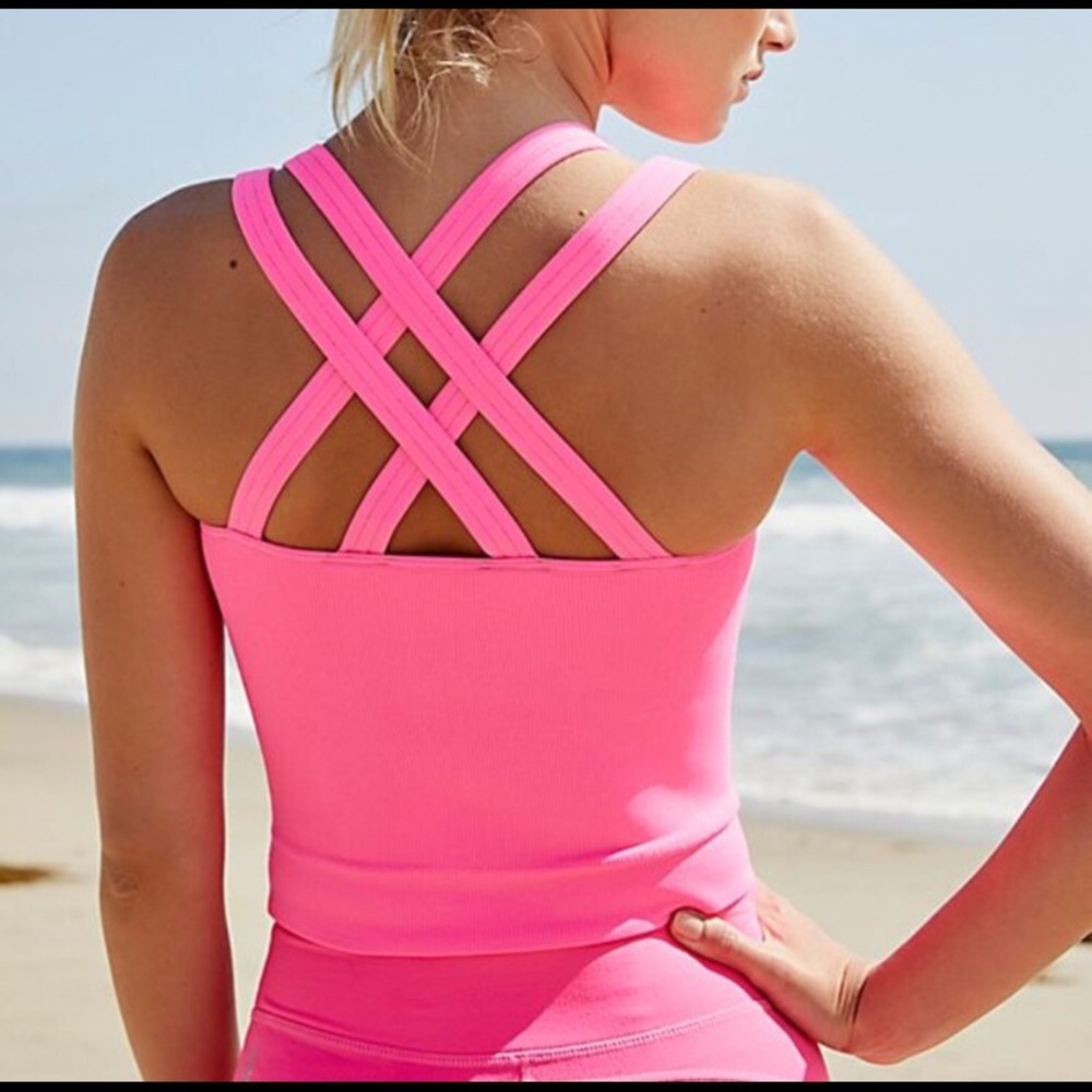 💥1 left💥Free People crop top great for workouts! - Picture 1 of 1
